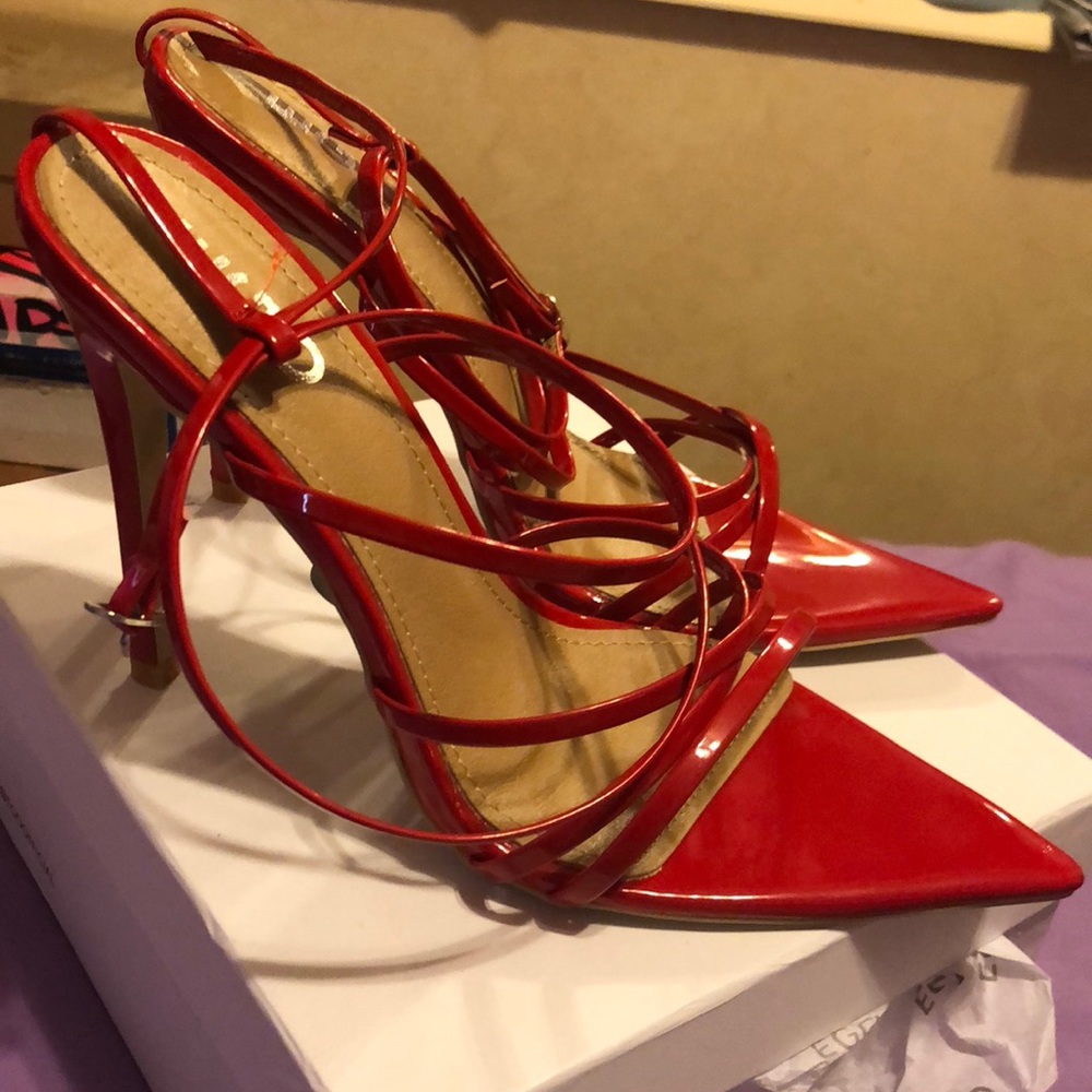 SOLDDDD RED PATENT STRAP HEELS